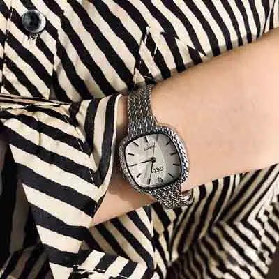 white silver SHAW STORE Новые популярные Стильные корейские Ретро Женские кварцевые часы с квадратным стальным ремешком женские часы - Цвет: white silver