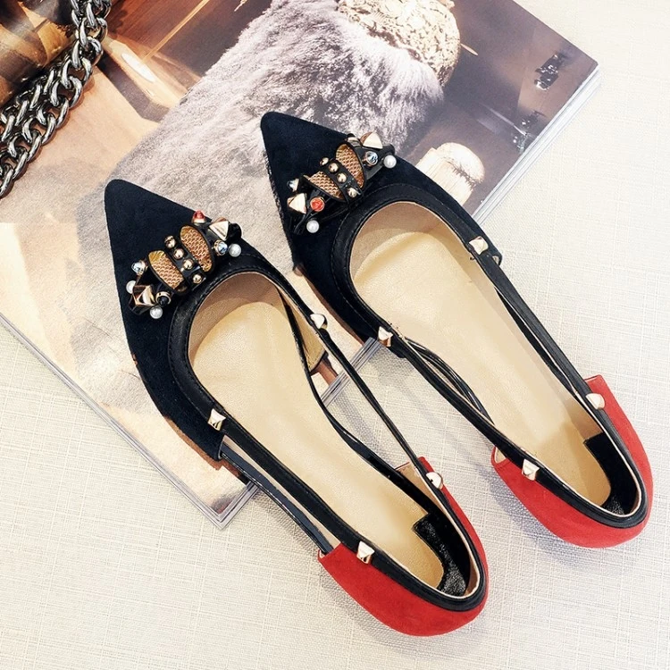 Горячие Летняя Мода Mixcolor Сандалии Женщина Заклепки Pointy Квартиры Стрэп Красочные