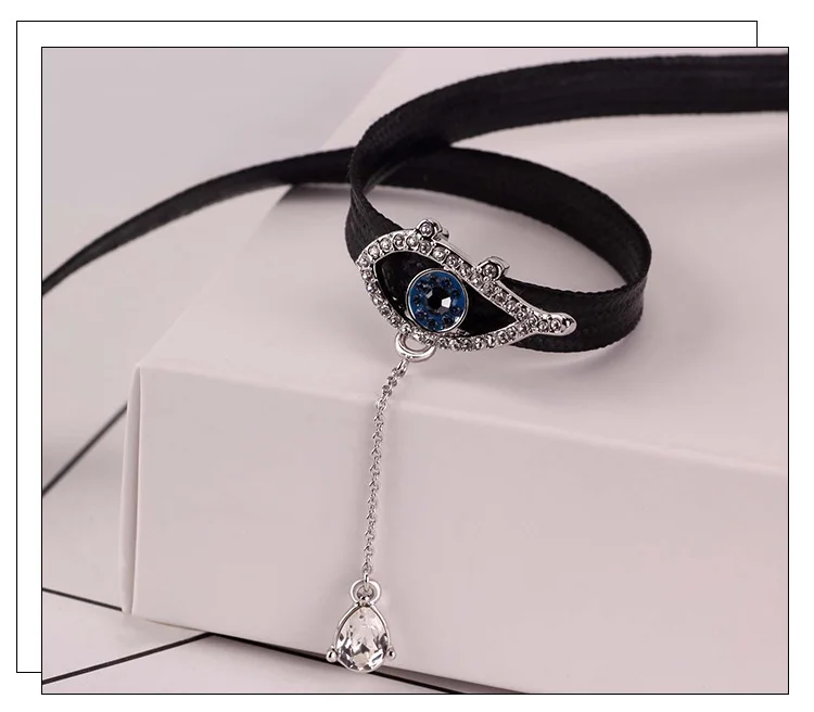 Lucky Turkey Evil Eye Pendant Necklace Clavicle Chain Woman Short Necklace Crystal Rhinestone Leather Choker Necklace Jewelry
