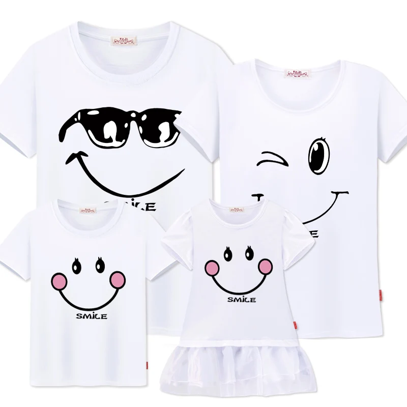 family matching clothes Mother daughter dresses outfits cotton casual T-shirts family Look cotton mother father son clothing
family matching clothes Mother daughter dresses outfits cotton casual T-shirts family Look cotton mother father son clothing