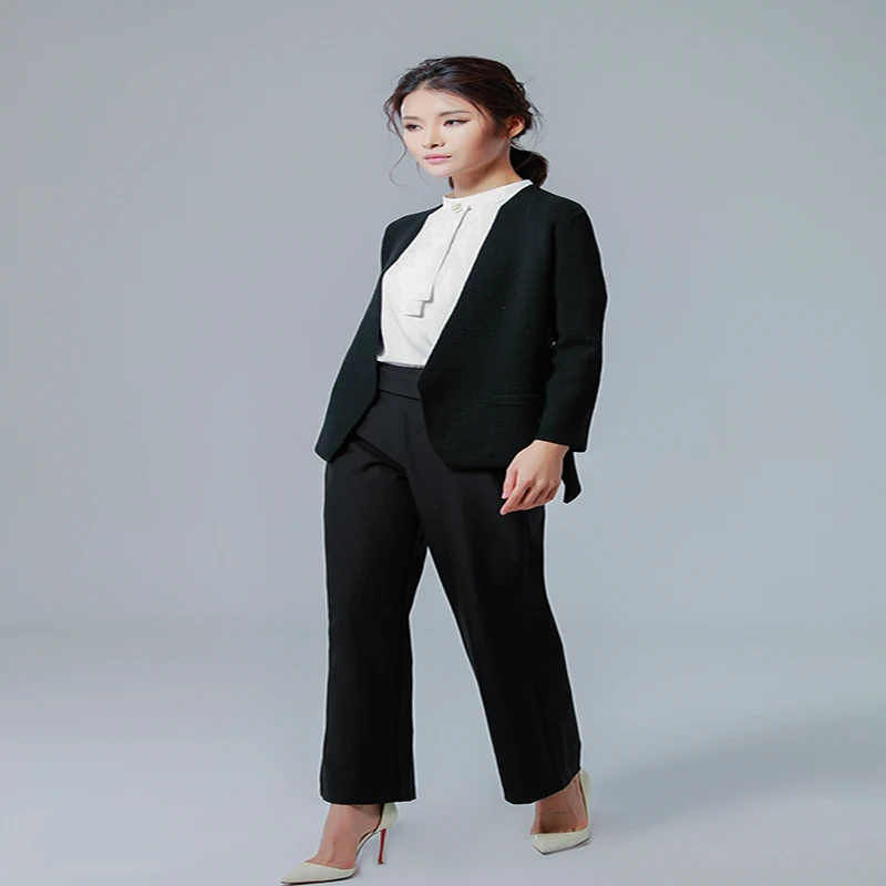 Новая Осенняя/Зимняя коллекция 2017 г. Платье из новой коллекции представляет