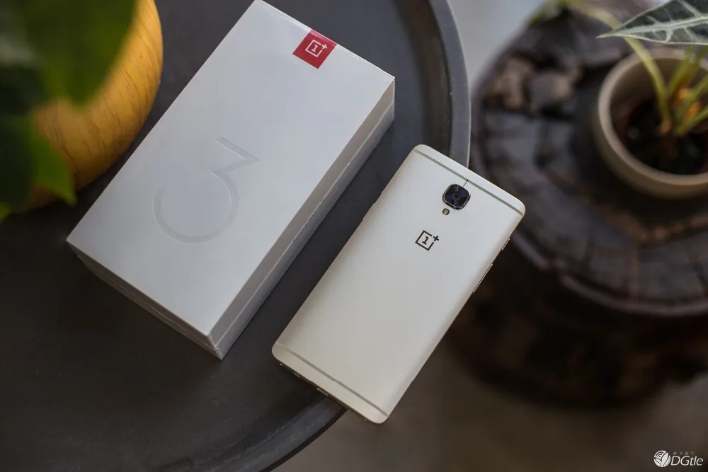 Oneplus 3 смартфон с 5 дюймовым дисплеем четырёхъядерным процессором Snapdragon 820 ОЗУ 6 ГБ