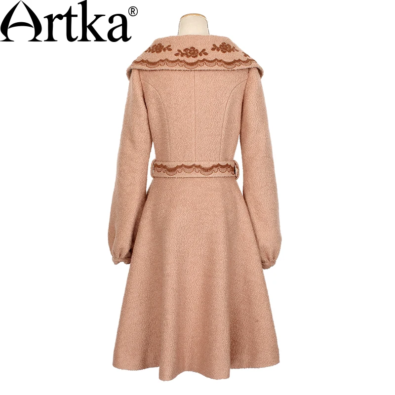 Женское пальто с вышивкой ARTKA теплая ветровка поясом на осень и зиму WA11055Q 2018|embroidery