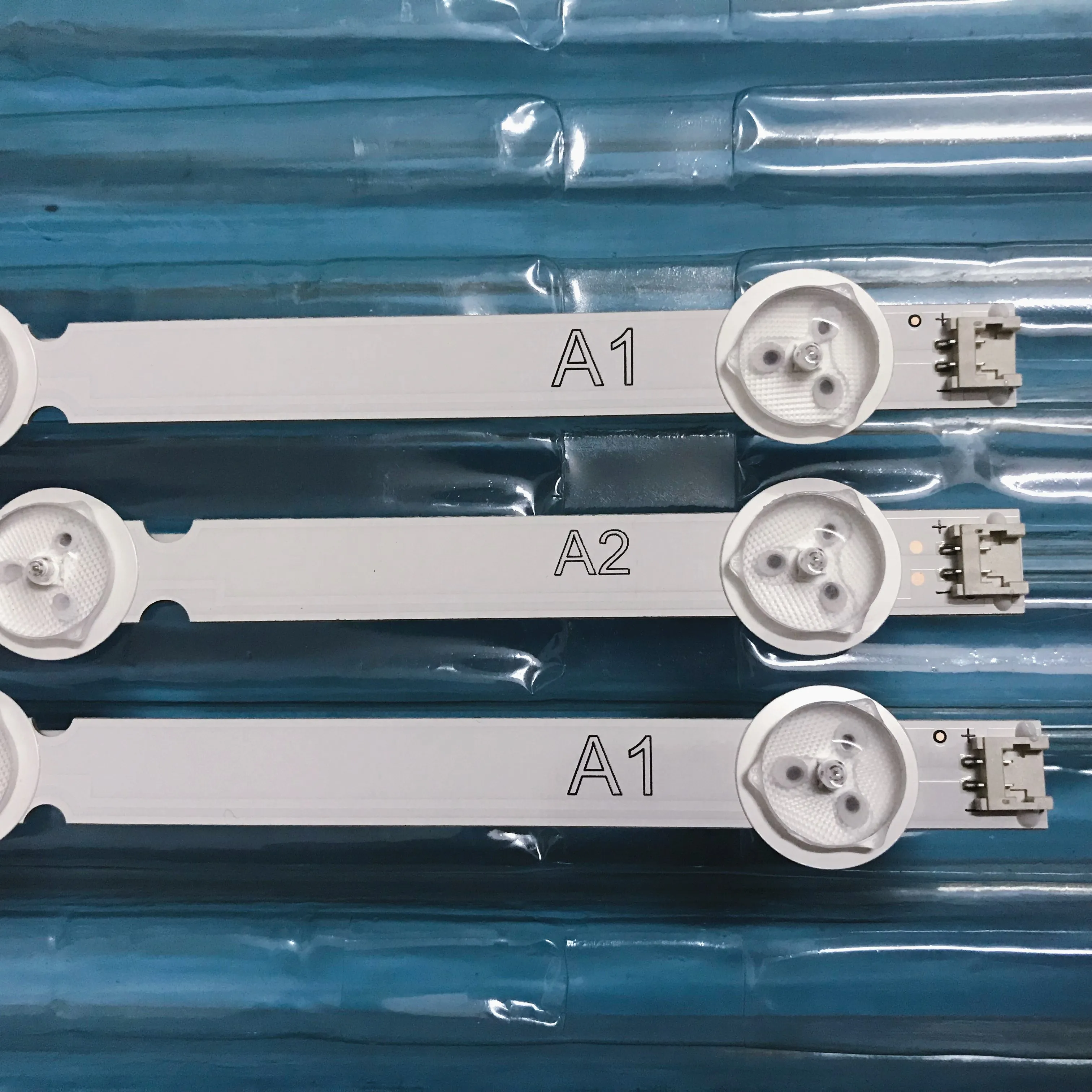32&quotNew LED backlight bar (60*A1*7LEDs 30*A2*8LEDs) compatible (6916L 1204A 1105A 1437A) ( 6916L 1205A 1106A 1438A) 630mm |
