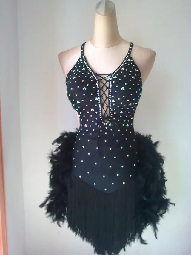 Новый стиль костюм для латинских танцев сексуальное платье с блестками и перьями