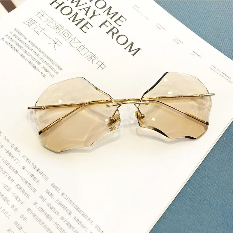 Индивидуальные авангардные безрамные солнцезащитные очки большие в коробке