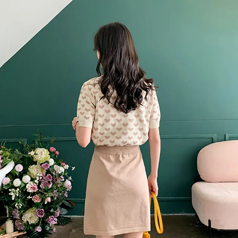 Женская трикотажная футболка с круглым вырезом и коротким рукавом модель 2020