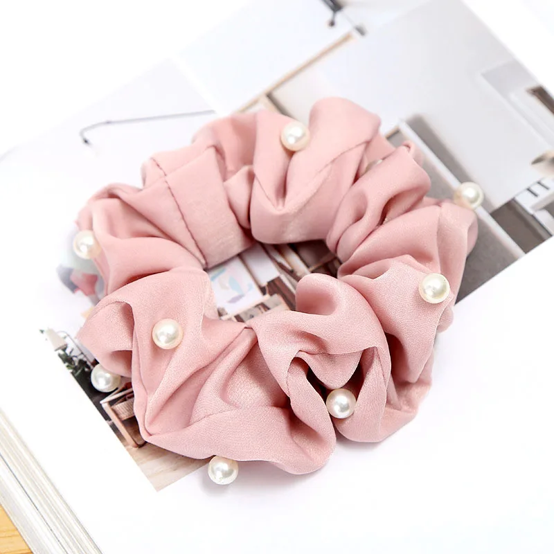 

Top Women Solid Color Silk with Pearl Elastic Hair Bands For Women Ponytail Holder Gold Side Hair Scrunchies Costume Accessories