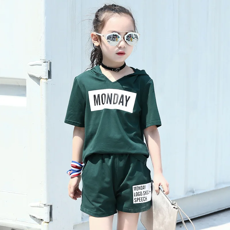 Женская модная футболка с надписью и шорты летний комплект детской одежды для
