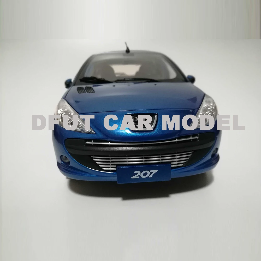 Литье под давлением 1:18 из сплава игрушка с обратной связью 207 модель автомобиля