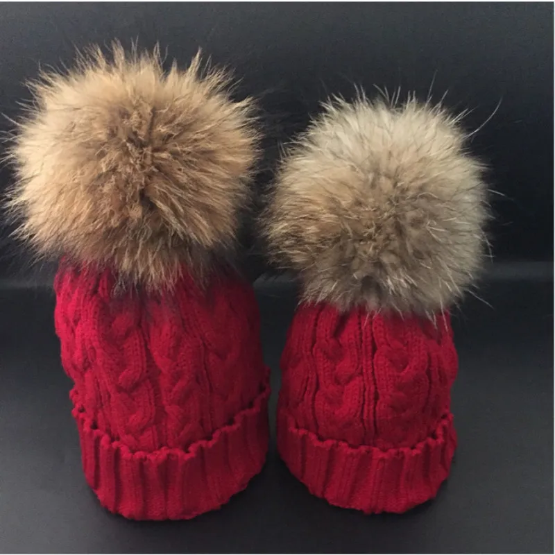 Женская вязаная шапка с помпоном из натурального меха енота помпоном|cap with pom