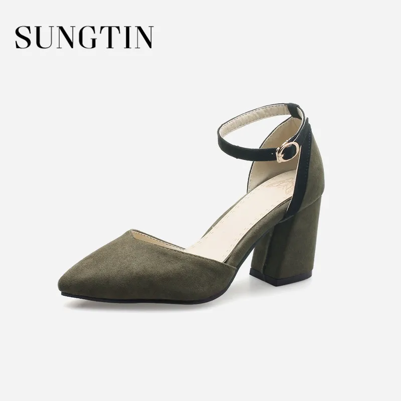 Сандалии женские на массивном каблуке с ремешком щиколотке и острым носком |