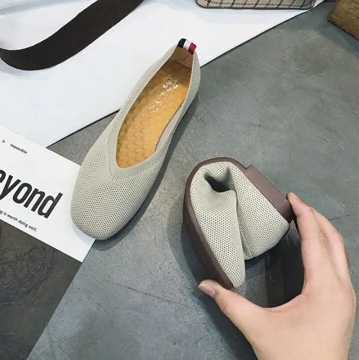

2018 Summer New Flying Weaving shoes Korean Square head Shallow mouth Flat bottom Grandma shoes Breathable shoes Work Peas shoes