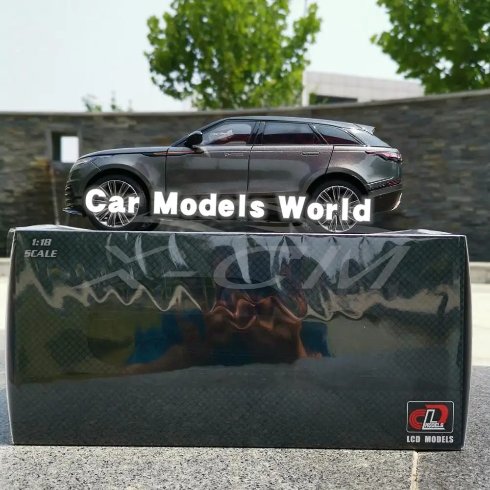 Литая модель автомобиля для LCD Velar 1:18 (серый) + небольшой подарок!|Наземный