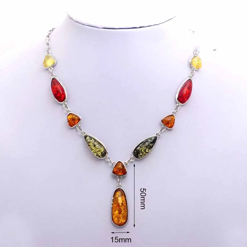 Комплект украшений из колье и серёг с серебряным покрытием |