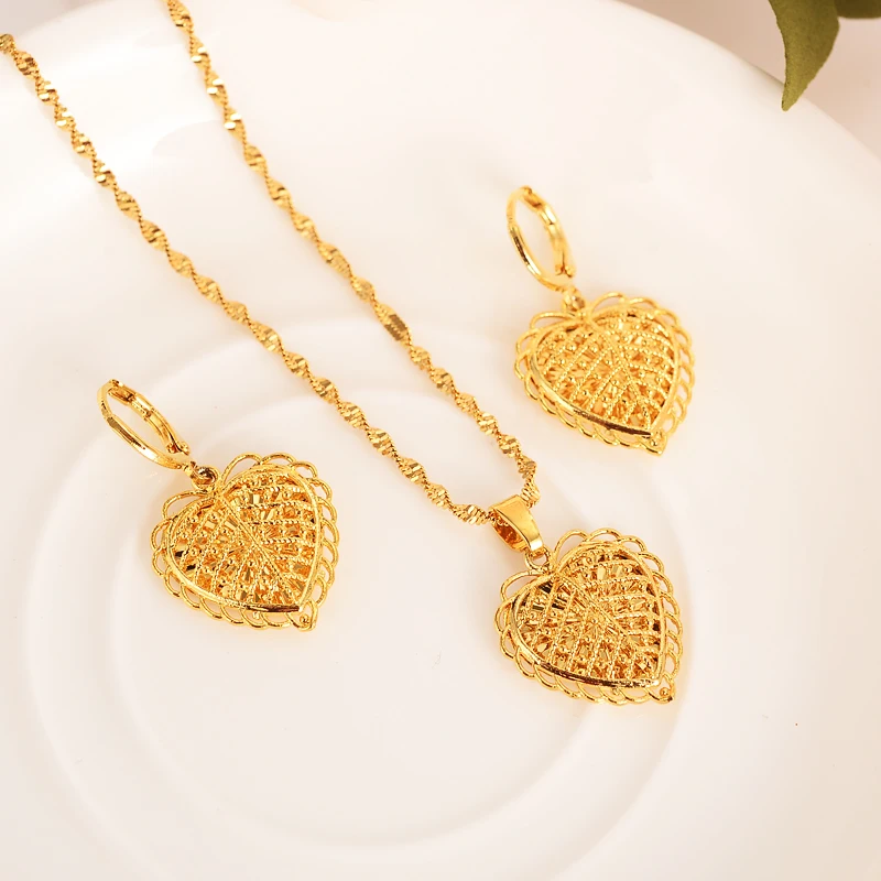 

Fashion Gold Dubai Romantic Heart love Pendant Necklace Earrings Sets Wedding PNG Jewelry Sets for women valentine's day gift