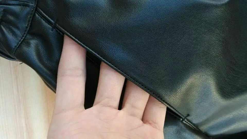 Женские шорты с эластичным поясом из искусственной кожи черные свободные