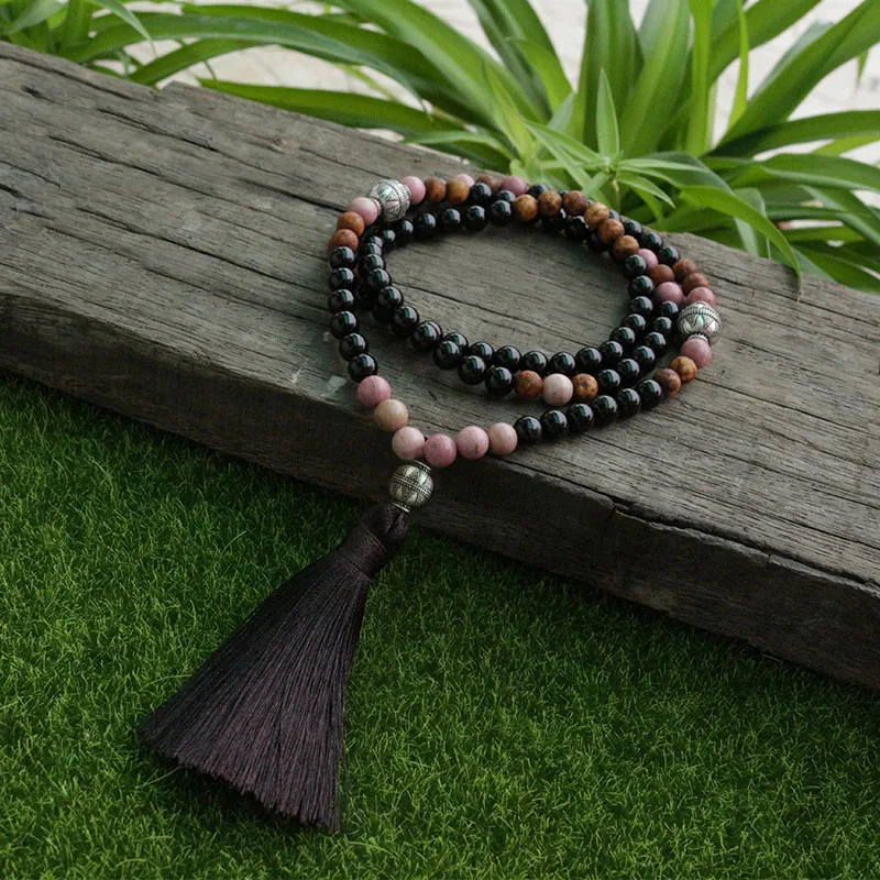 Ожерелье из бусин 8 мм черного оникса и родохрозита малы помогает успокоить