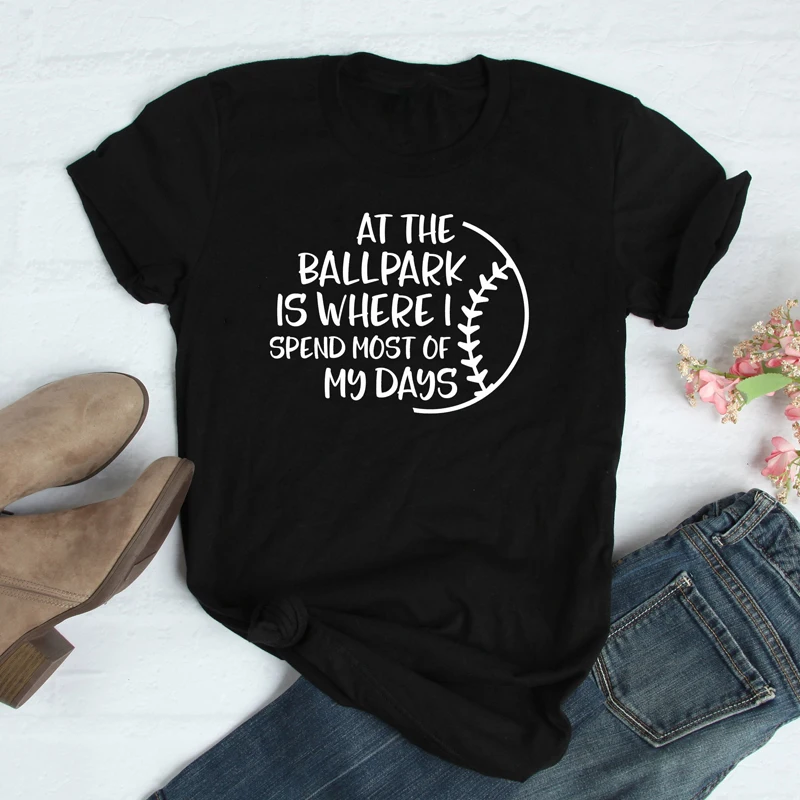 В Ballpark где я провожу большую часть дней футболка унисекс Женская графическая