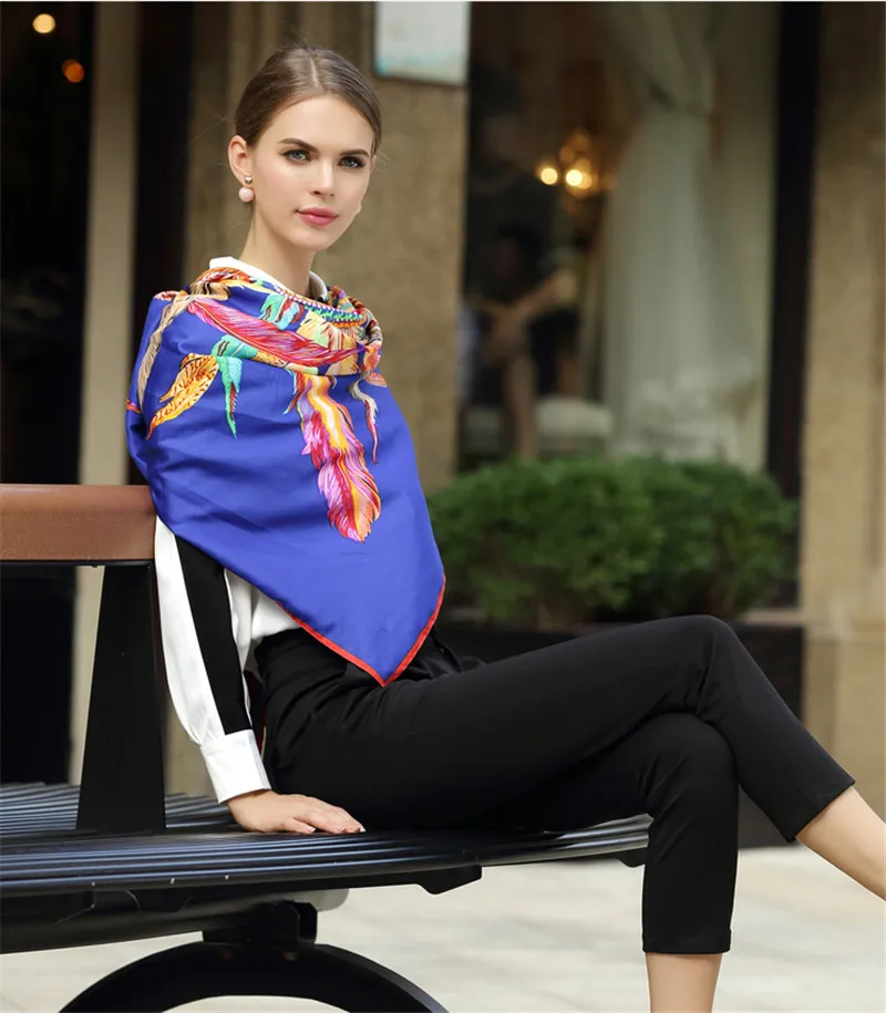 Роскошный 100% саржевый Шелковый квадратный шарф женская мода корона с перьями