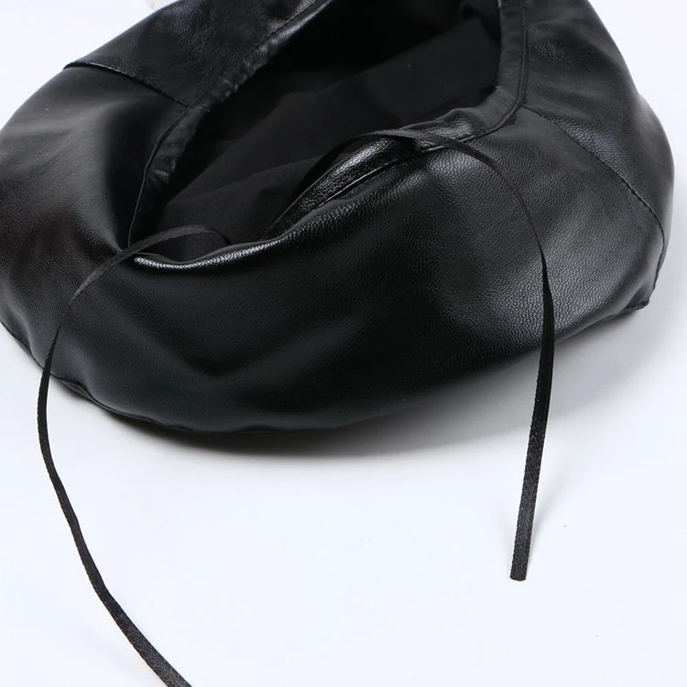 Шапки береты из искусственной кожи сезон зима осень шапка с черепом женская