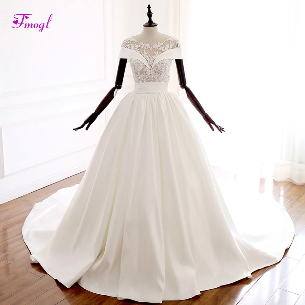 

Fsuzwel Vestido de Noiva Beaded Appliques A-Line Wedding Dress 2022 Fashion Scoop Neck Lace Up Soft Satin Bridal Dress Plus Size