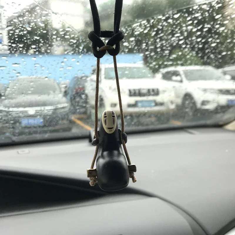 Милые аниме Автомобильные украшения Безликий мужской автомобильный кулон Автомобильная подвеска для зеркала заднего вида подарок на день рождения Авто украшения аксессуары Coche