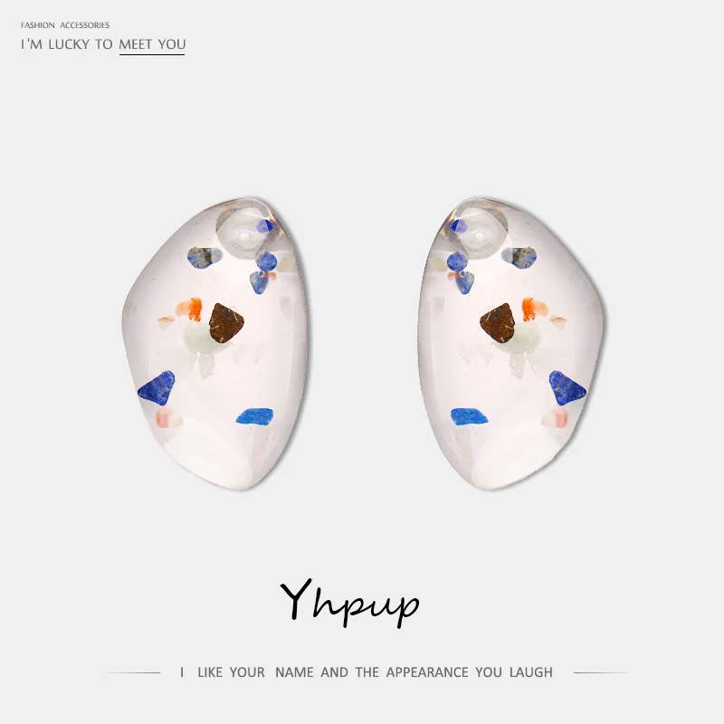 Yhpup Модные серьги-гвоздики из смолы ацетата и акрила случайного цвета в геометрическом стиле, простой дизайн, украшения в форме заявления, для женщин.