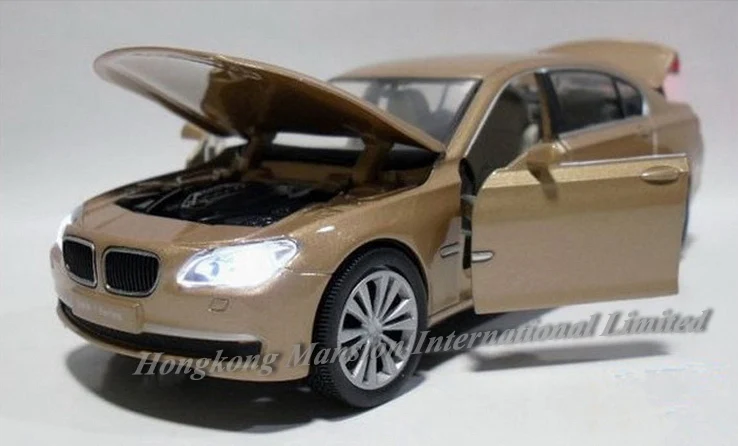 1:32 масштабная модель полученная литьем под давлением металлическая машина для BMW