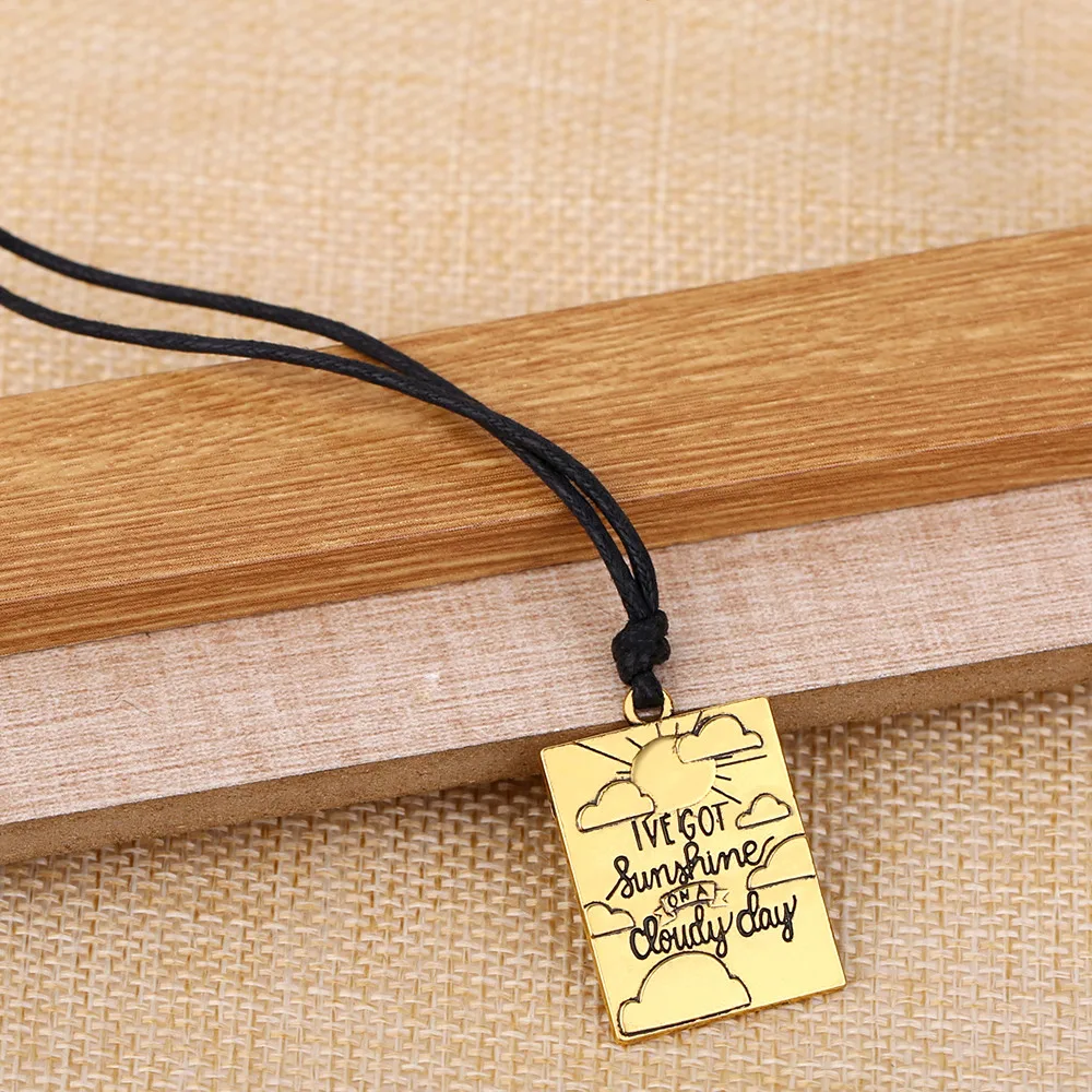 LIKGREAT регулируемый шнур веревка цепь античный золотой квадрат кулон ожерелье я