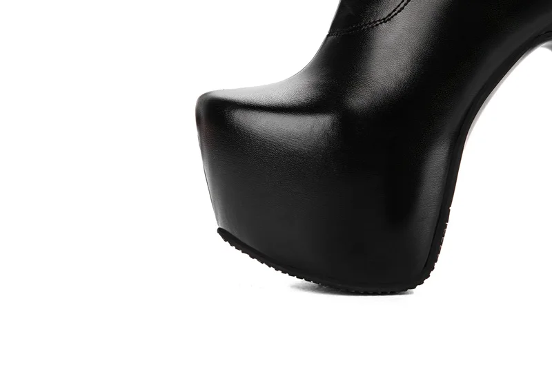 Женские зимние сапоги высокие на высоком каблуке пикантная обувь из