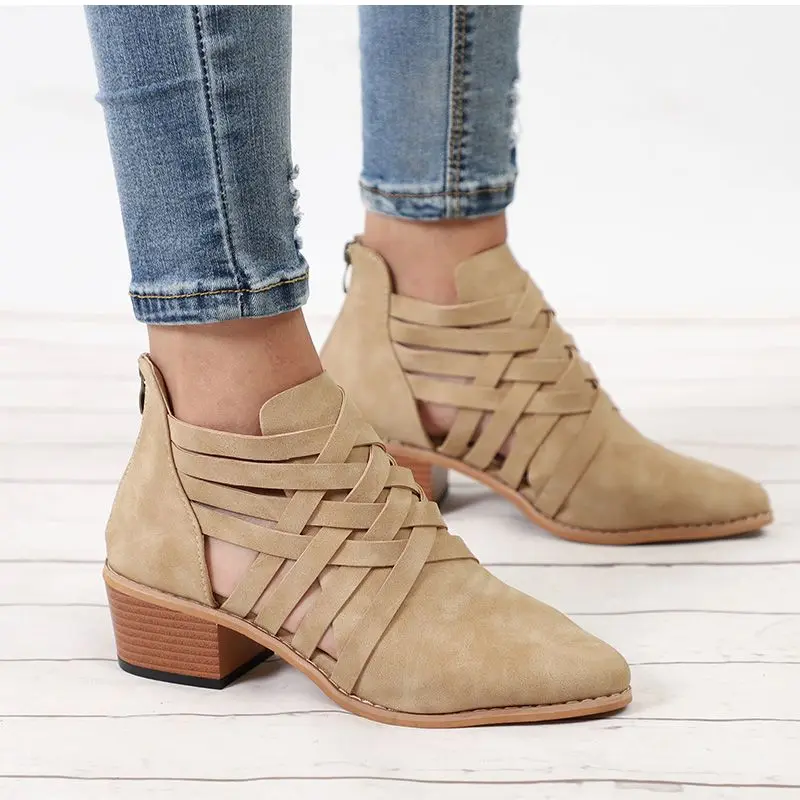 Женские ботильоны на полой платформе с перфорацией типа броги низком каблуке