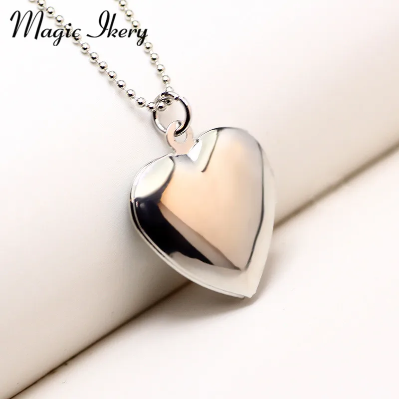 Женское Ожерелье с кулоном украшенное искусственными сердечками памятью и