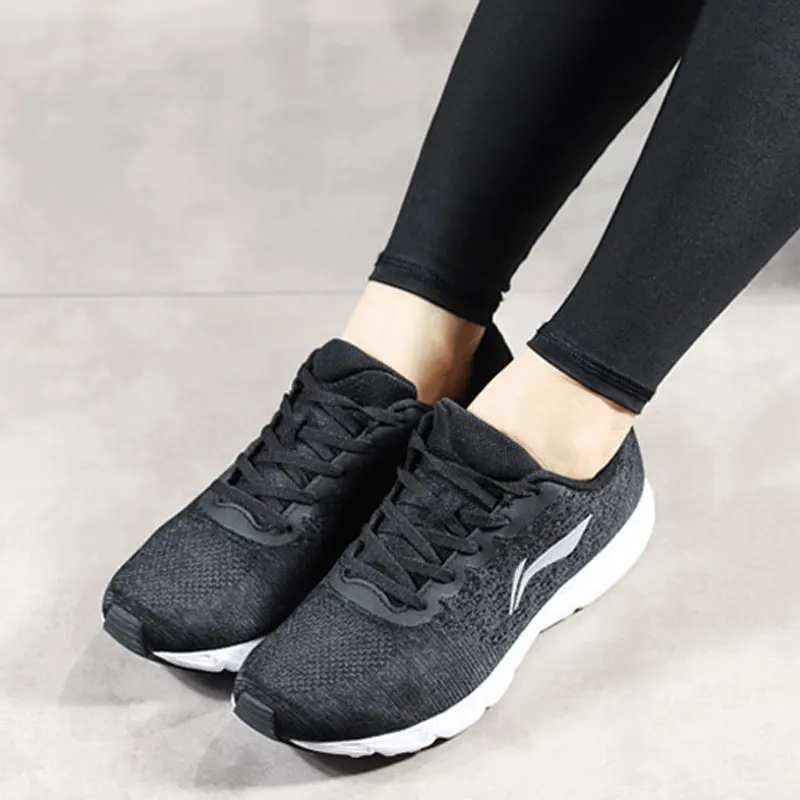 Li-Ning Для женщин EZ RUN Кроссовки светильник Вес дышащая Спортивная обувь внутри переносной; нескользящая подошва; защита от спортивная обувь ARBN024 XYP639