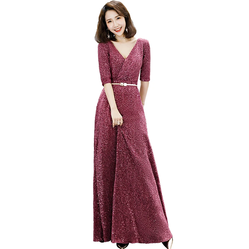 Вечернее платье с v образным вырезом и полурукавами длиной до пола украшенное