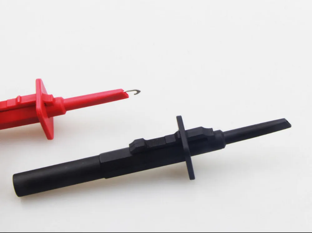 Зажим для проверки безопасности с 4 мм зажимом подключения к розетке можно легко