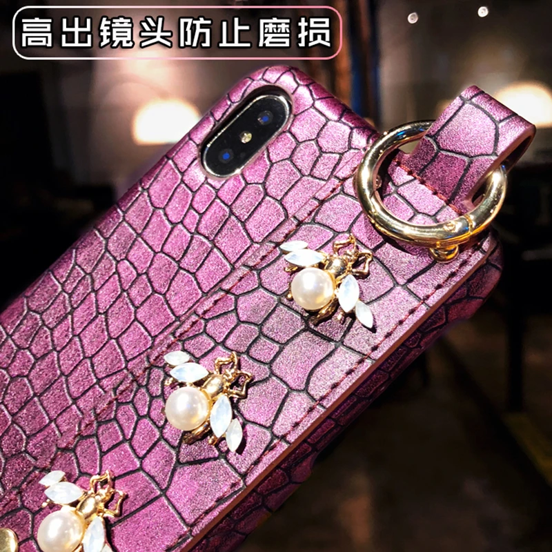 

Aoweziic Bee XS Max phone case tide wrist wrist strap For iPhone7plus leather 6S 11pro max personality 8 new network red love XR