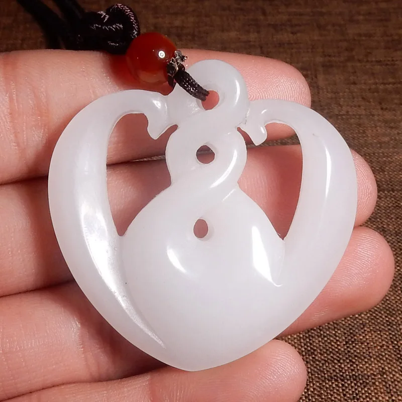 Прямая поставка Синьцзян ожерелье с кулоном в форме сердца из белого нефрита