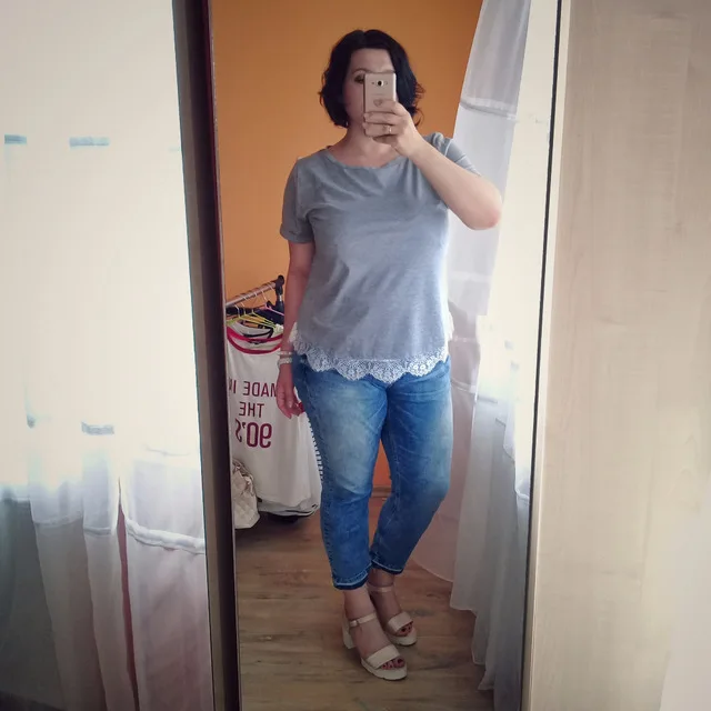 Женская футболка с круглым вырезом кружевная Однотонная черного и серого цвета