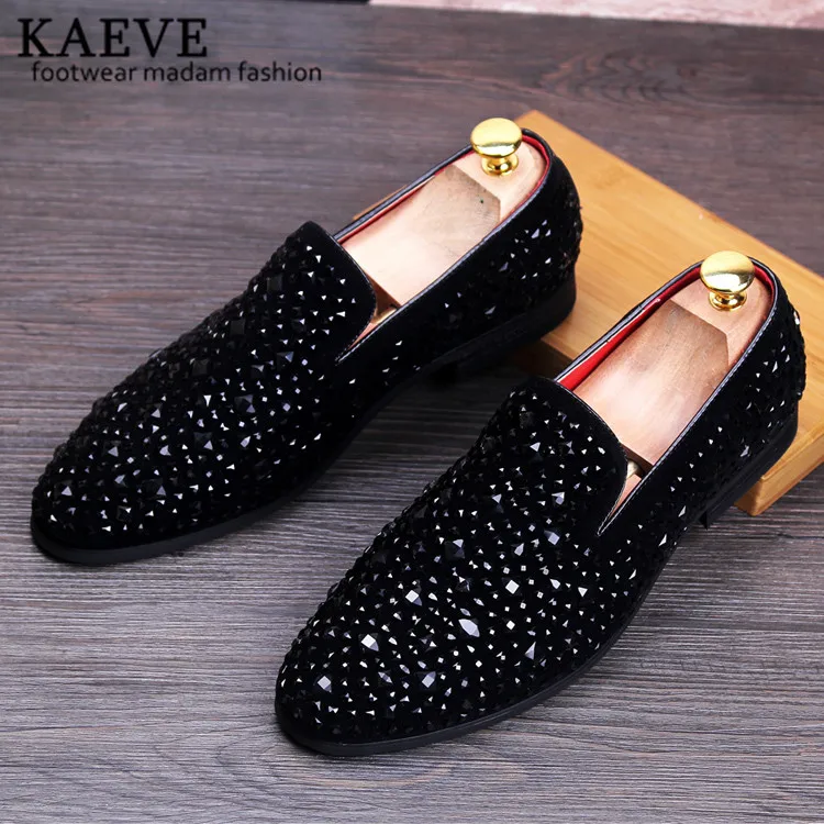 

New 2017 Men Men Red Bottom Shoes Velvet Casual Shoes Rivets Slip On Flat Driving Mocassin Walking Shoes Size 39-45