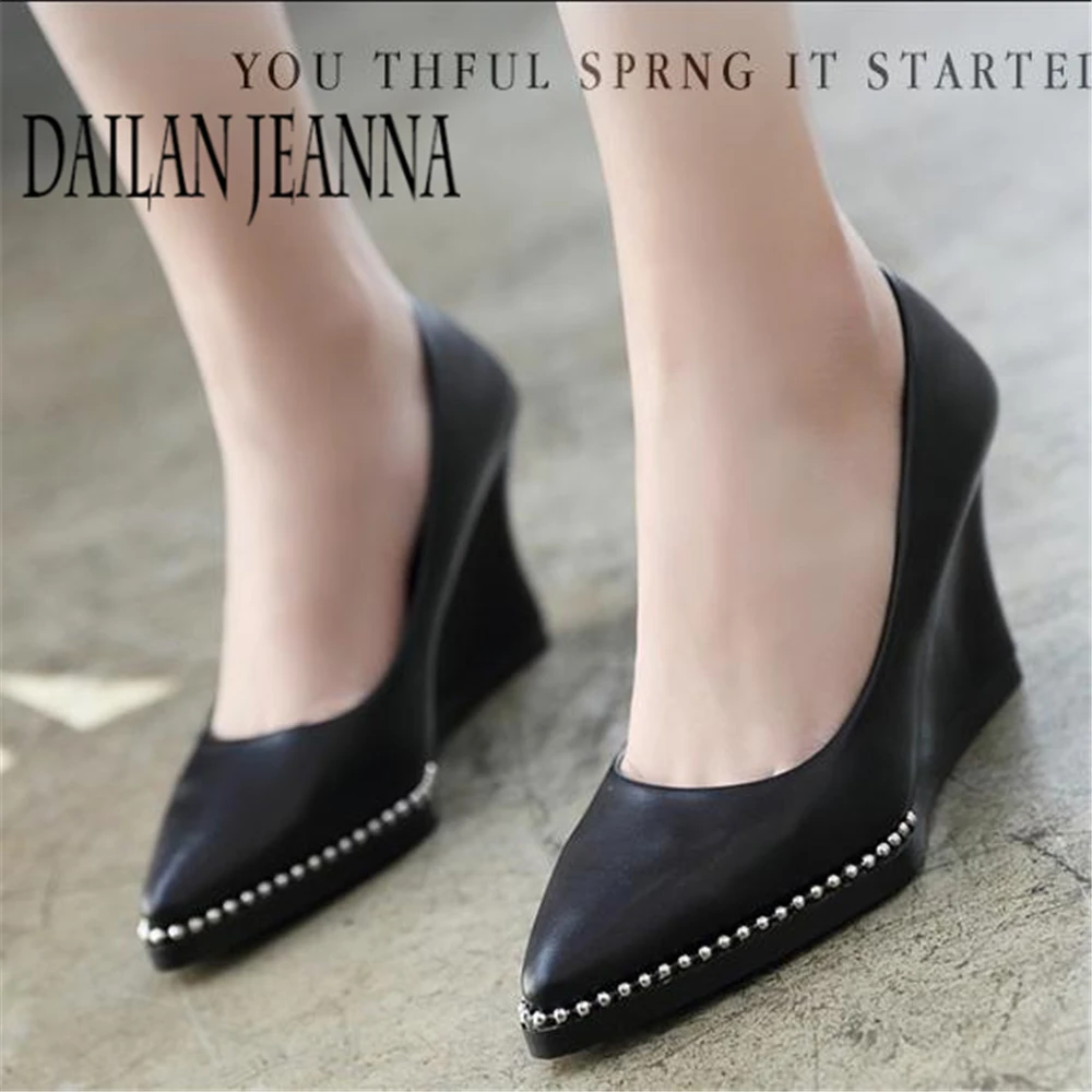 

Fall 2018 New Slope heels Korean version of shallow pointed high heels black work OL women's shoes