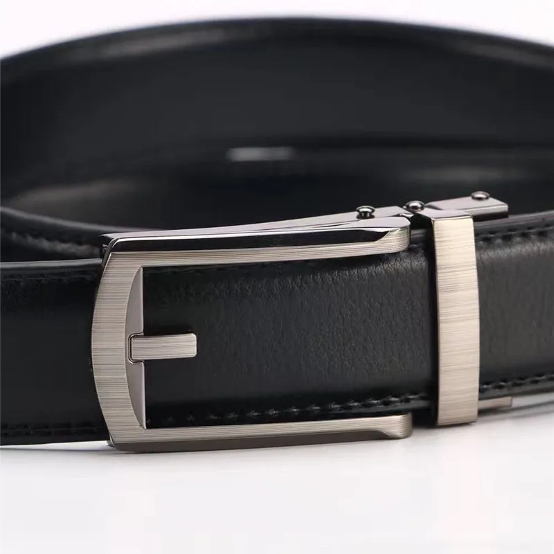 Мужской кожаный ремень от известного бренда роскошный металлический с