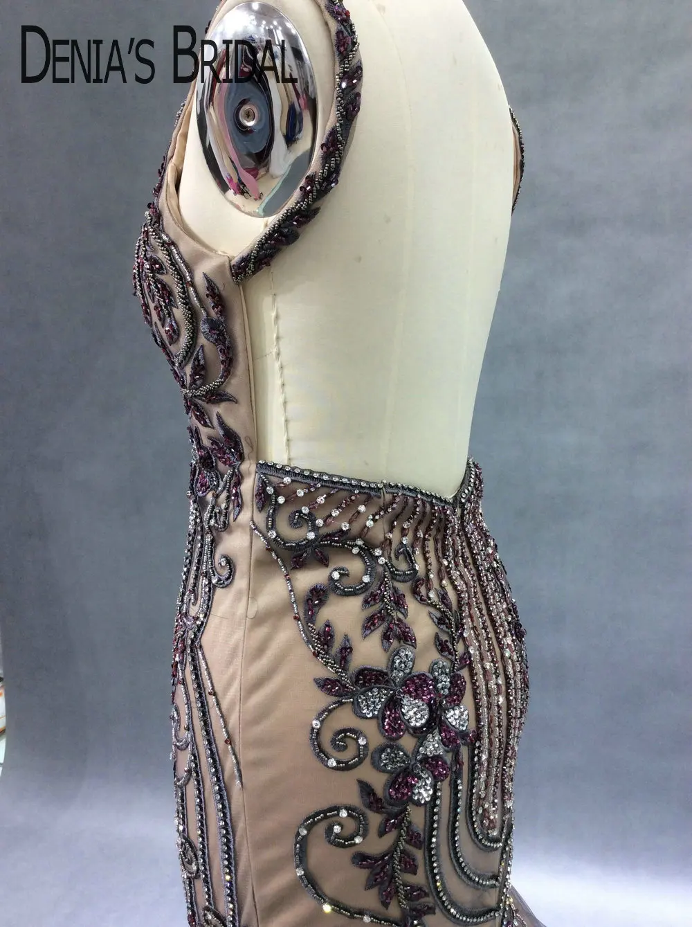 Женское вечернее платье-русалка с v-образным вырезом вышивкой бисером и