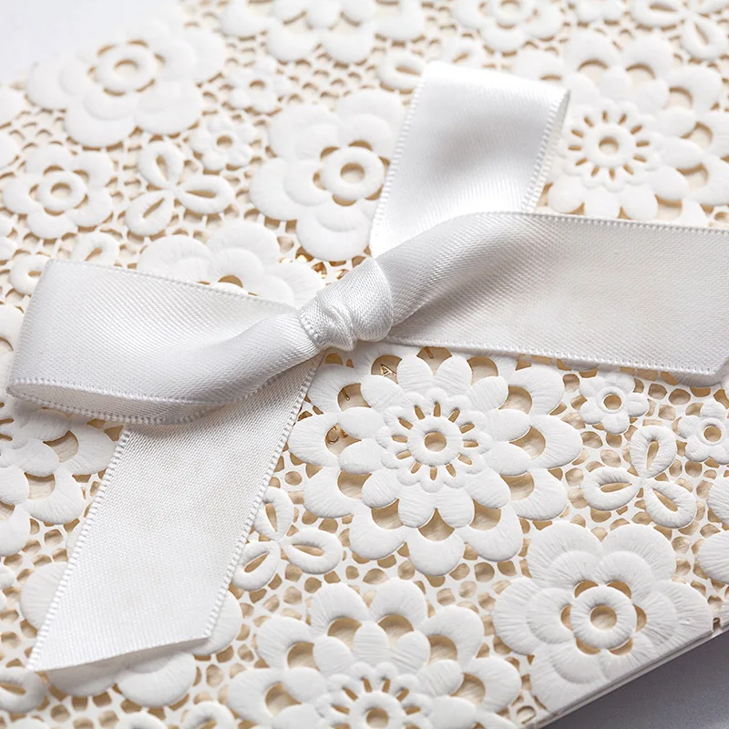 Элегантный кружевной цветок Лазерная резка свадебное приглашение белого