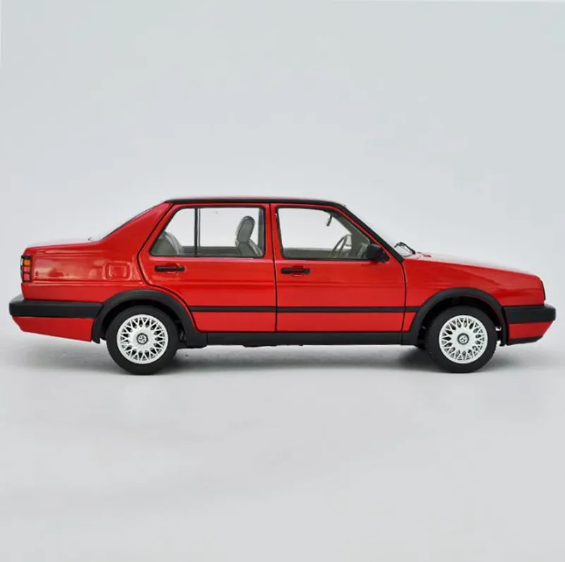 Классический Volkswagen Jetta оригинальная передовая коллекция model1: 18 литая