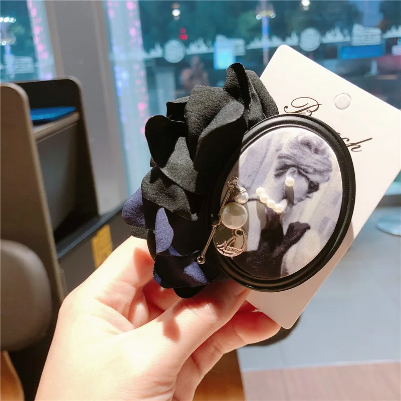 Модная черно-белая Геометрическая брошь в форме цветка модные аксессуары Европе