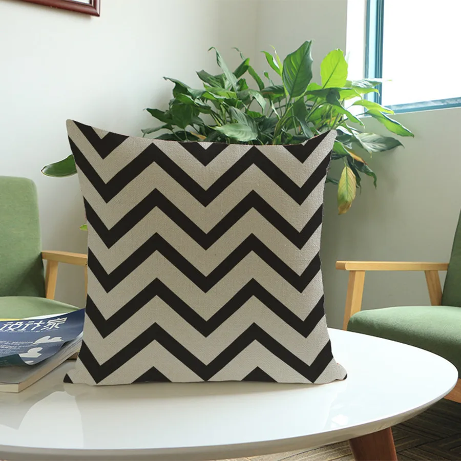 Наволочка с зелеными и красными волнистыми полосками Геометрическая подушка