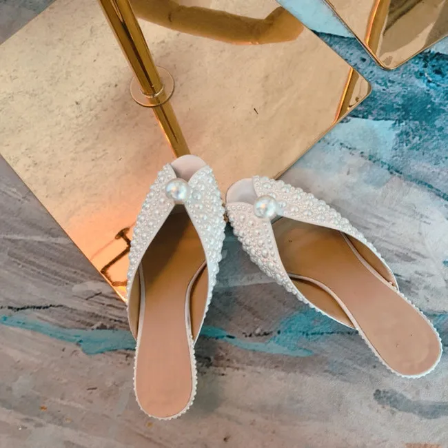 Женские босоножки с открытым носком белые повседневные сандалии жемчугом