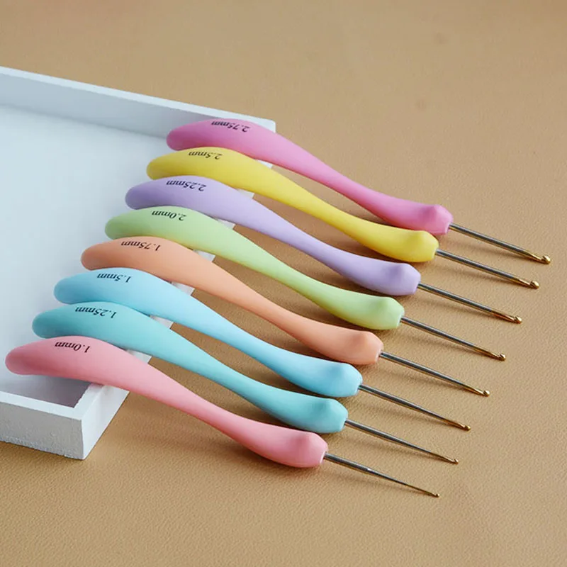 

1pcs Soft Handle Rainbow Weave Crochet Hook knitting Needle Tool 1.0mm-2.5mm DIY Wool Suit Sweater Weave Tool Costura needles