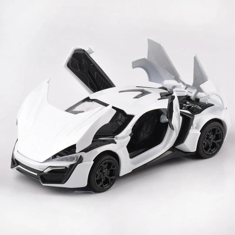 1/32 масштабная модель автомобиля игрушки из сплава белого цвета литая под давлением модель автомобиля с светильник и звуком подарки коллекция подарков для фанатов детей